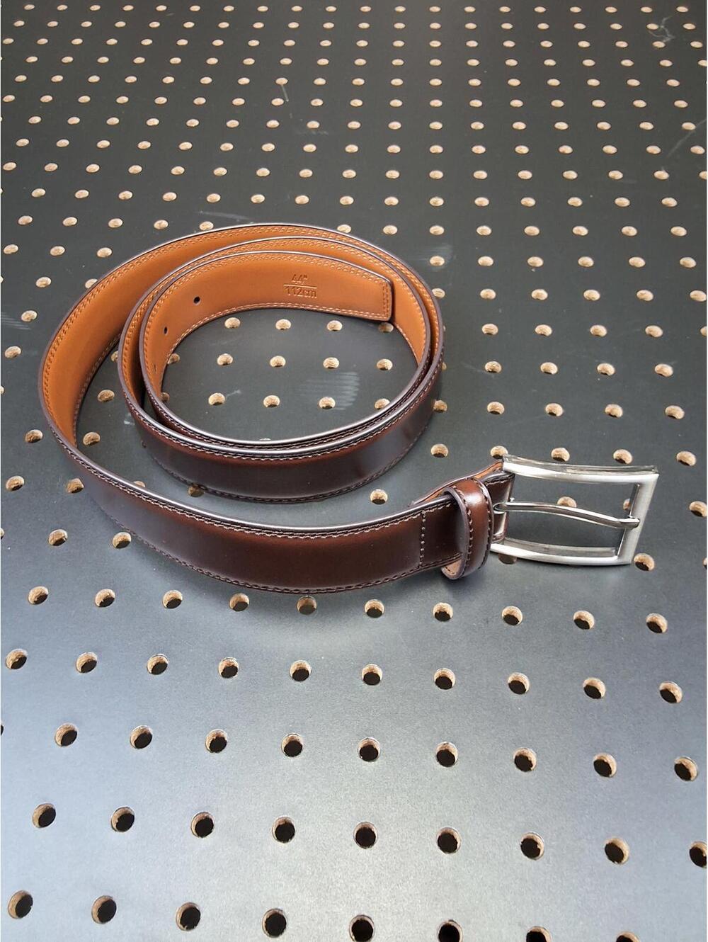 Sleek Brown Leather Belt - Style Meets Function!